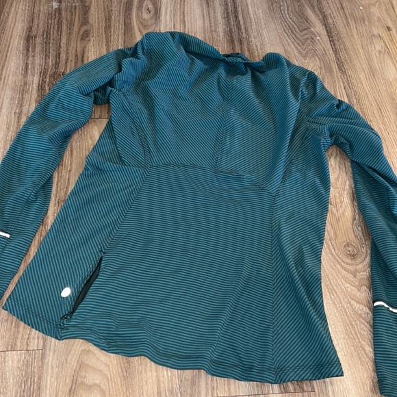 lululemon striped long sleeve - Picture 9 of 9